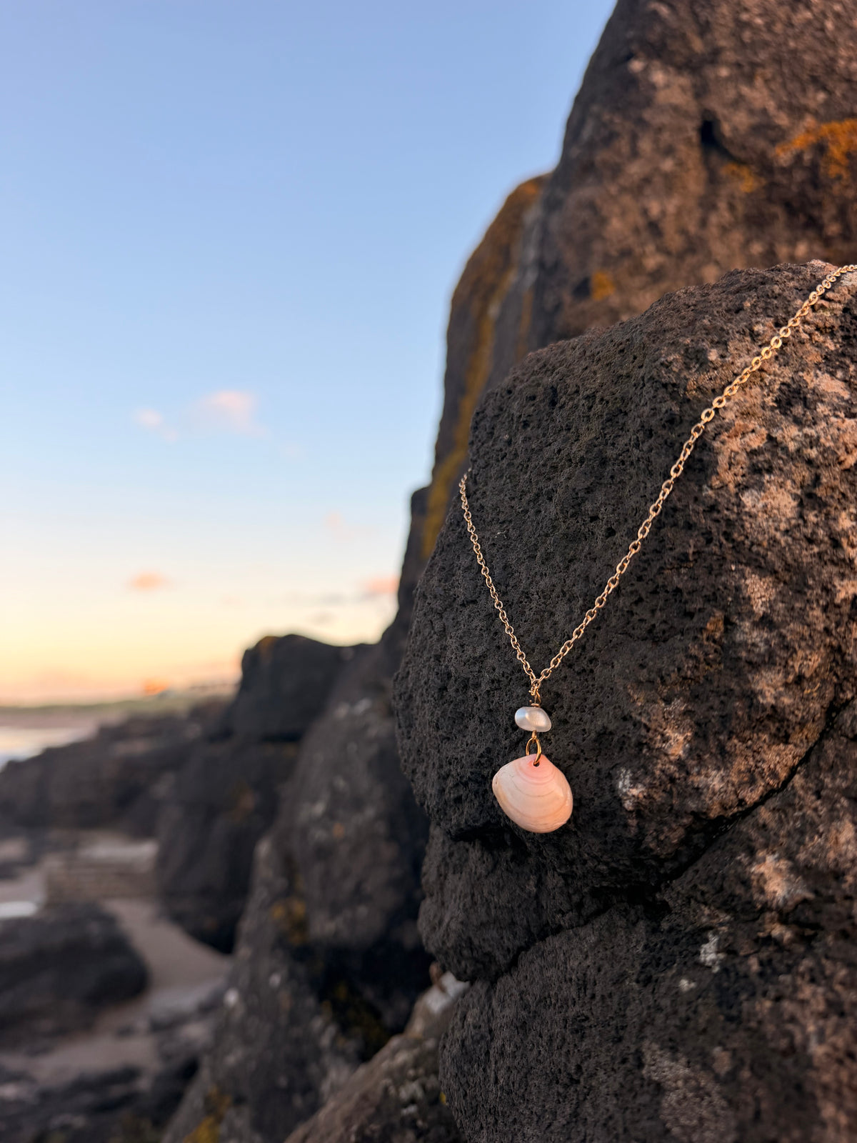 White Rocks Pearl Shell Necklace