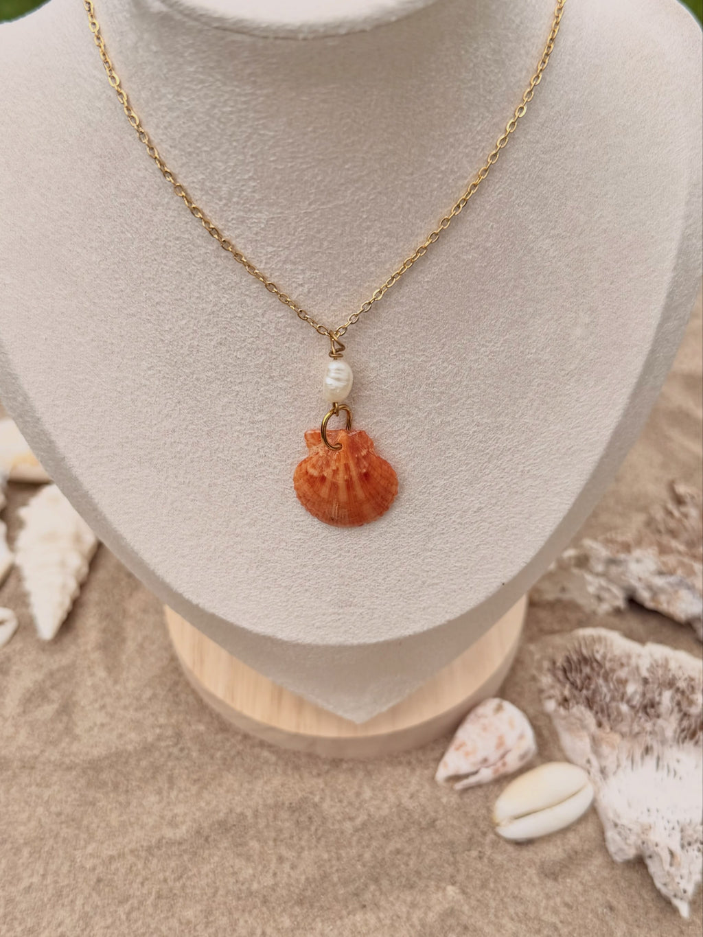 Castlerock Pearl Scallop Necklace