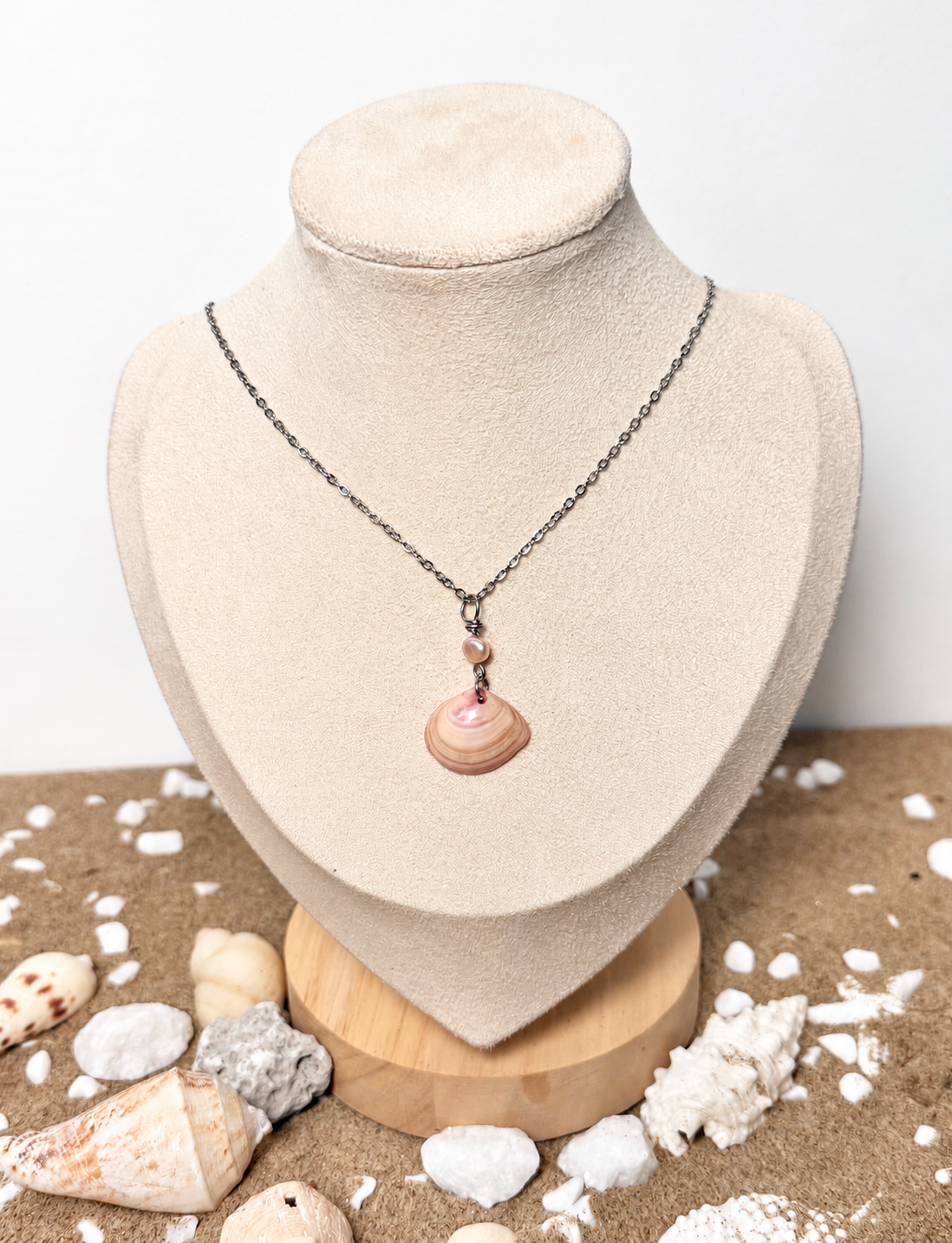 Causeway Blush Pearl Shell Necklace