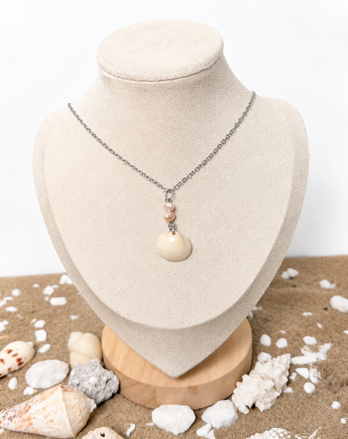 White Rocks Pink Pearl Shell Necklace