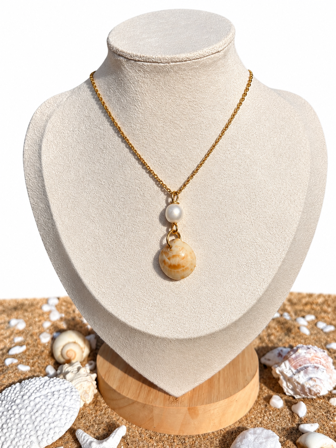 Benone Pearl Shell Necklace