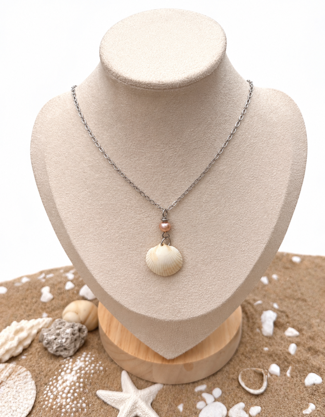 White Rocks Pearl Shell Necklace